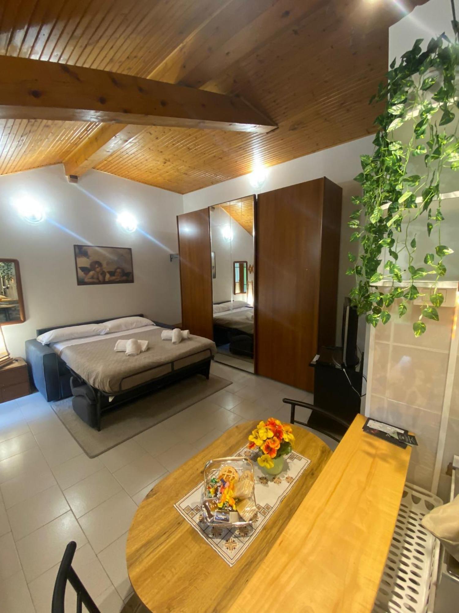 La Corte Dei Torri Loft On The Lake Oliveto Lario Exterior foto