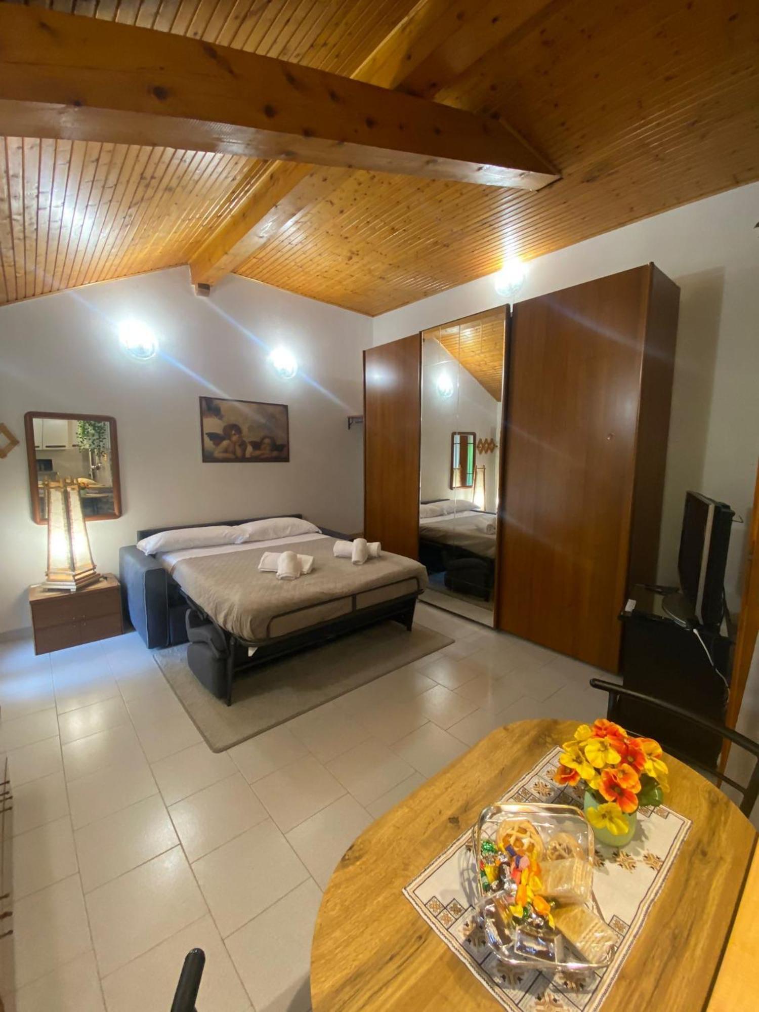 La Corte Dei Torri Loft On The Lake Oliveto Lario Exterior foto