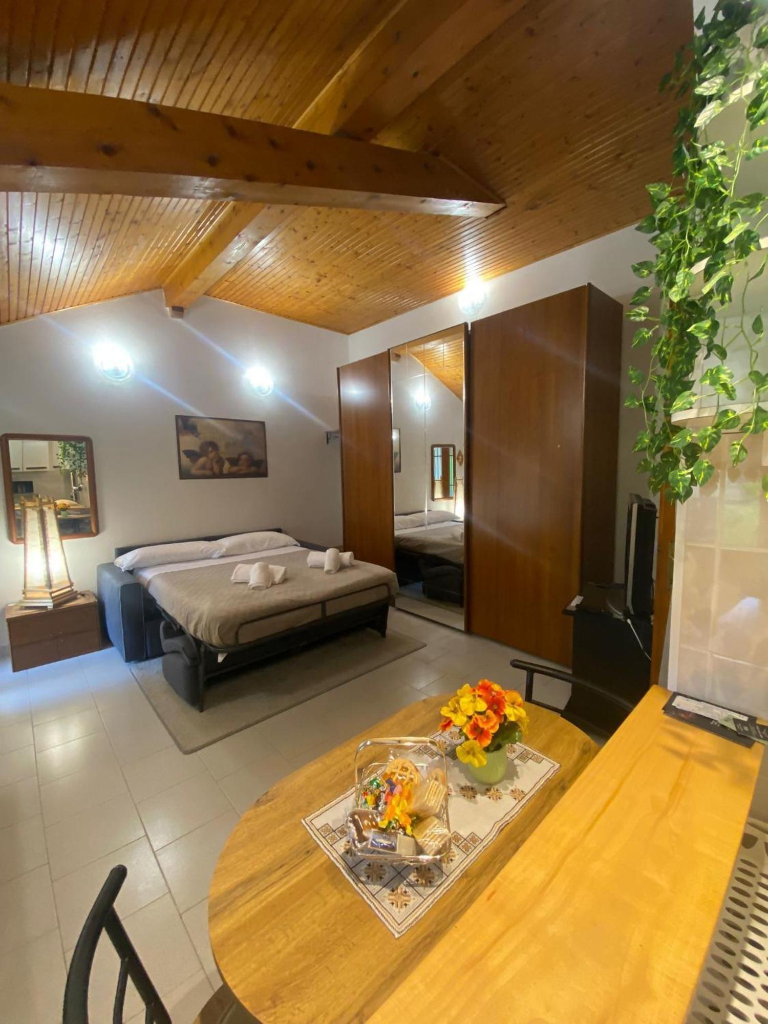 La Corte Dei Torri Loft On The Lake Oliveto Lario Exterior foto